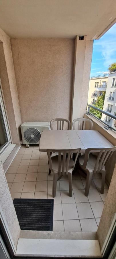 Appart T2 Standing Tout Confort Avec Balcon - Parking En Option Apartment Lyon Exterior photo